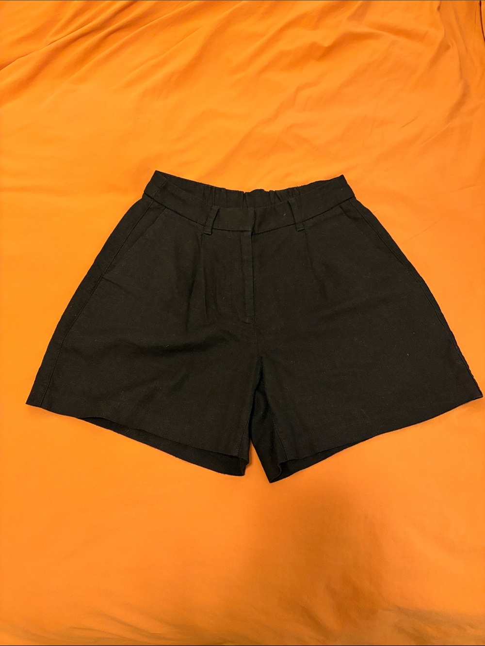 High-Rise Black Linen Shorts